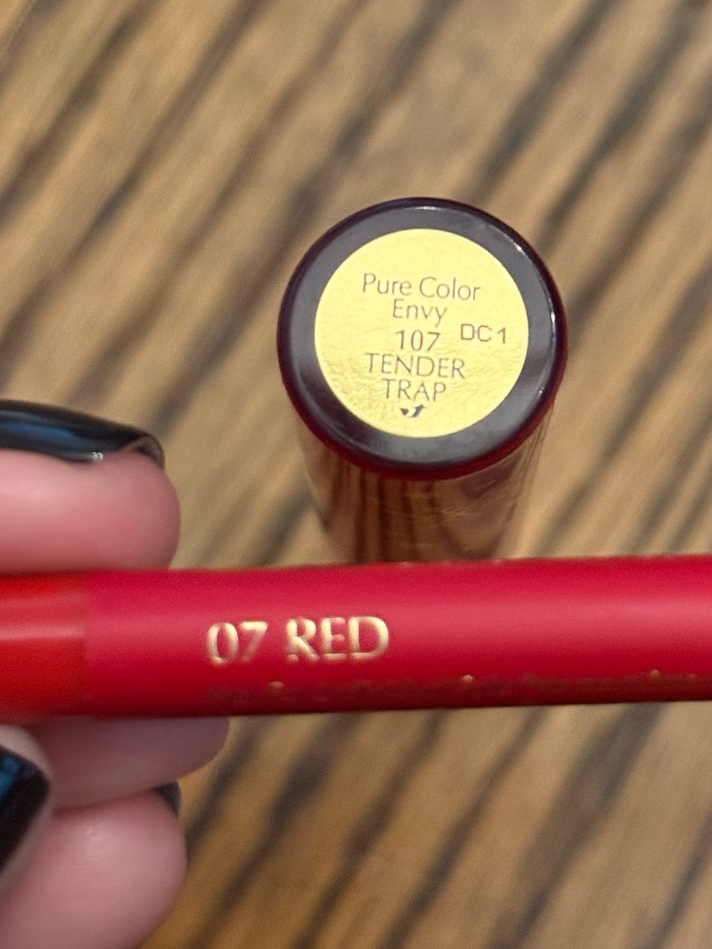 Estee Lauder | Makeup Set - Picture 8 of 8